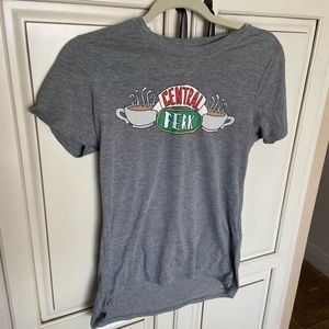 Friends Central Perk Short Sleeve Gray Graphic Casual T-shirt 90s Small